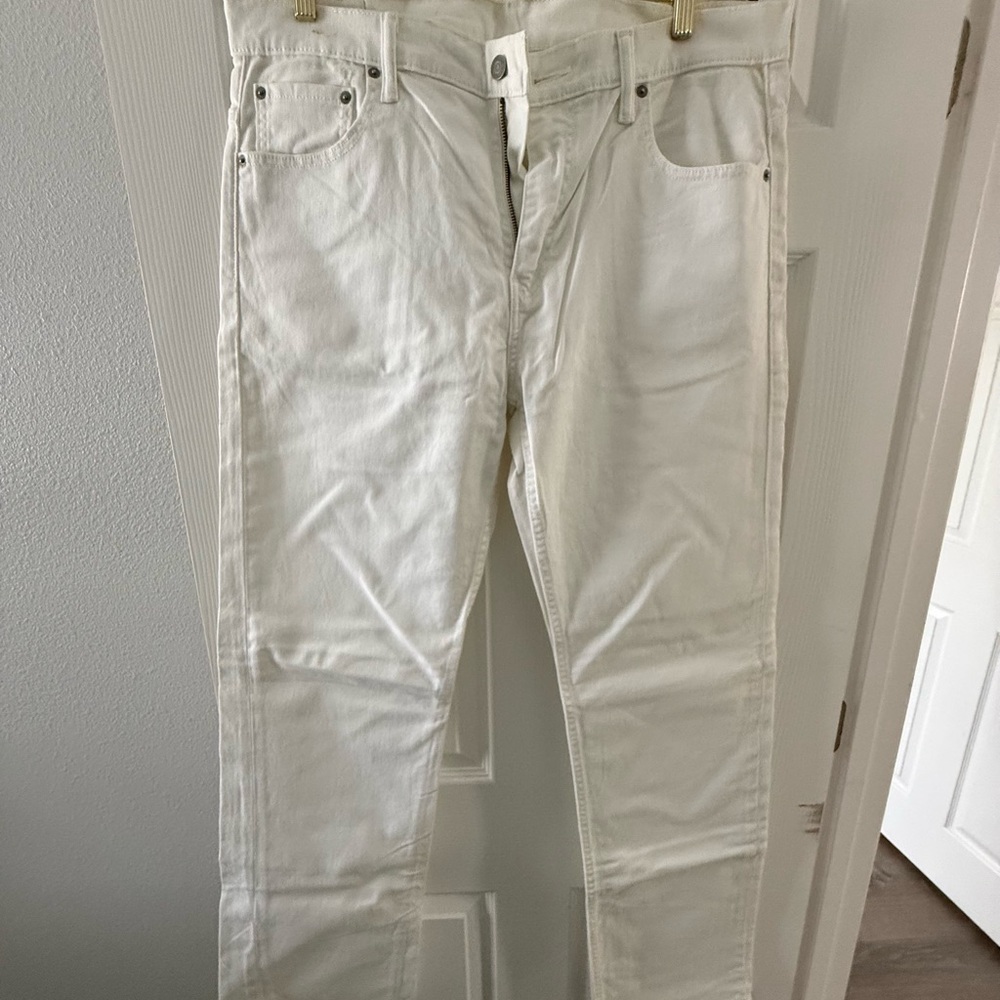 Levi's Classic White Jeans